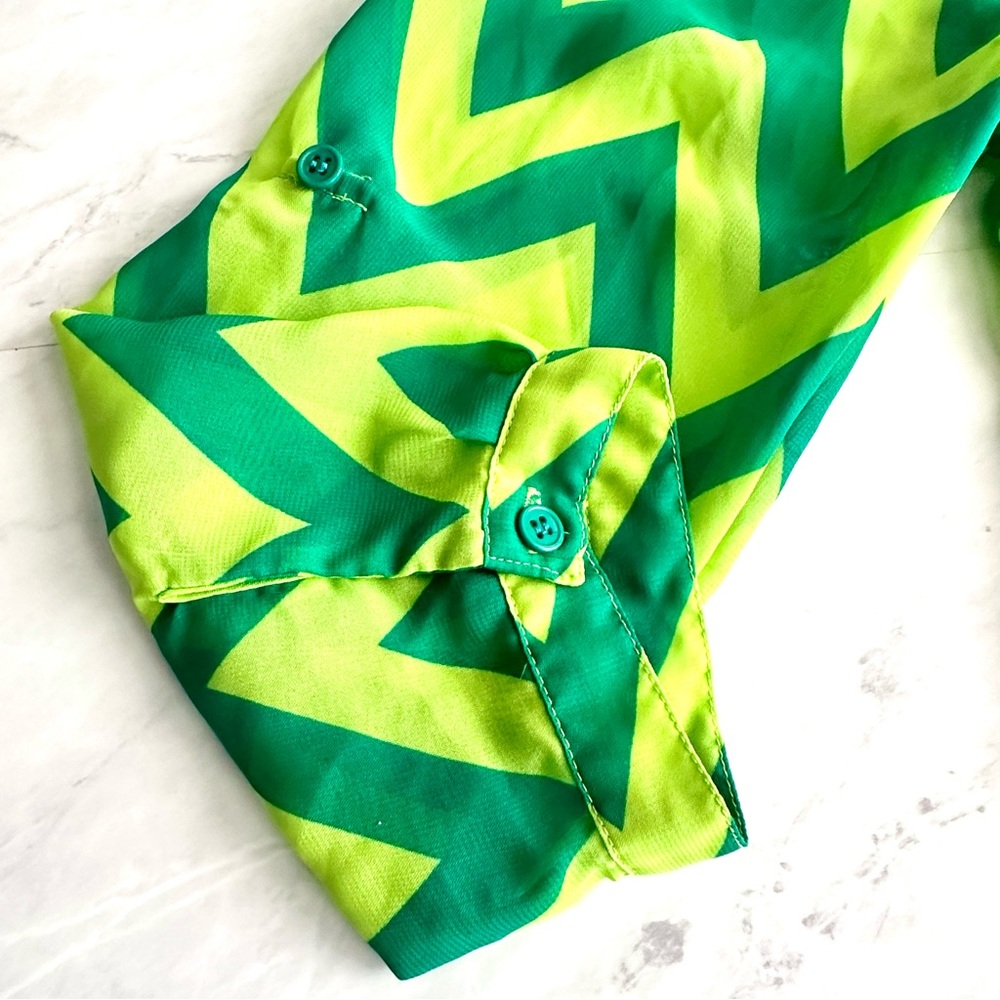 Green Sheer Top Size S - Picture 13 of 14